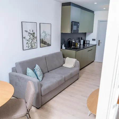 Limehome Rua De Gomez Ulla 3*