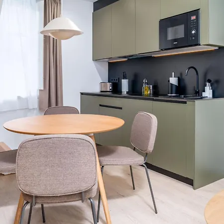 Limehome Rua De Gomez Ulla 3*